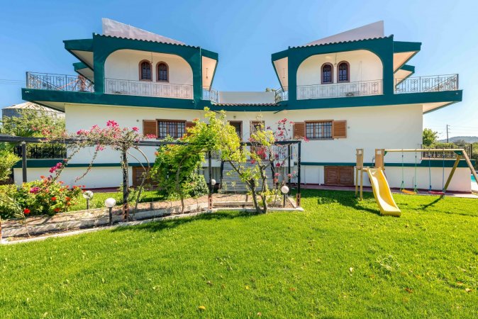 villa with private pool — снимка 5