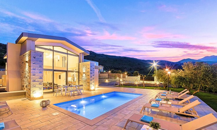 Moonlight Villa Heated Pool — снимка 1