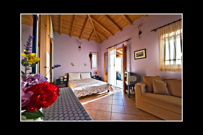 Large studio for 2-3 persons close to the most beautiful beaches of Lefkada — снимка 1