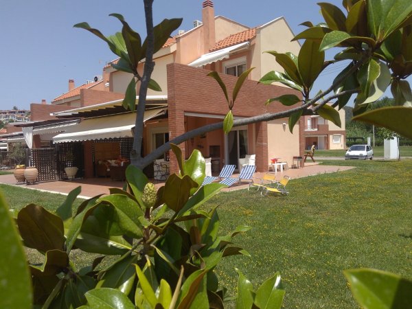Family friendly Beachfront Summer Paradise Villa, sleeps (7+1) — фотографија 6