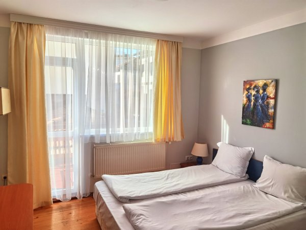 Extended triple room in the Guest House "Mira" *** — снимка 2
