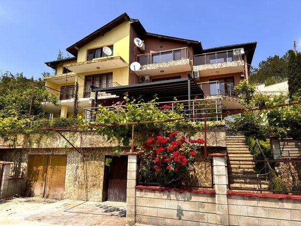 Villa Horizon – Spacious Sea View House with 6 Bedrooms in Balchik