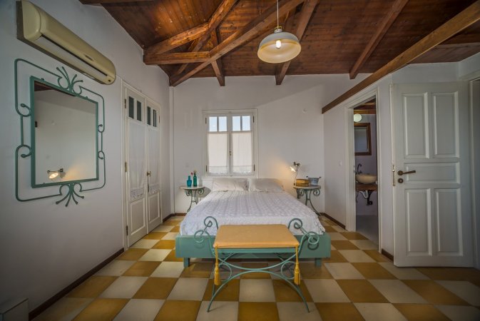 ERMIONI FOOD & WINE VILLA — фотографија 2