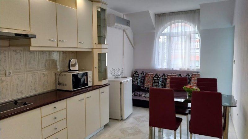 Apartment near Cherno More Hotel - Top center of Varna — фотографија 3