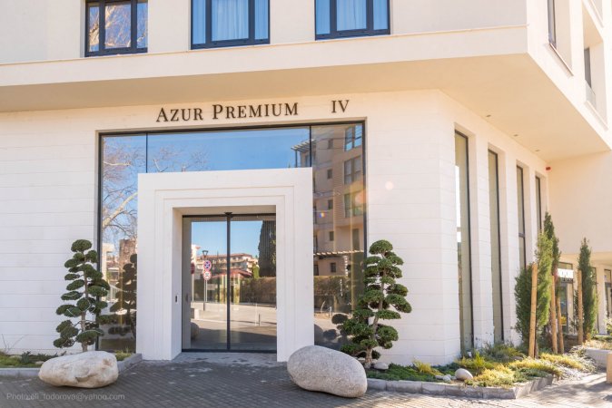 Студио Azur Premium | Изглед към басейна