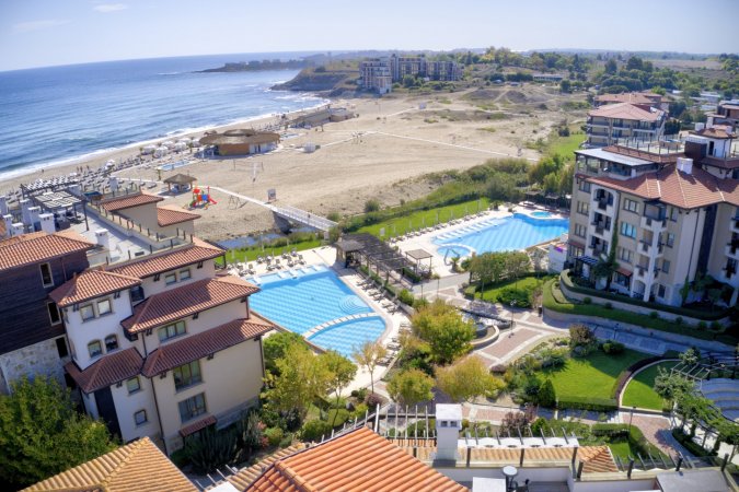 Oasis Beach Club Luxury Sea View Apartment — снимка 1