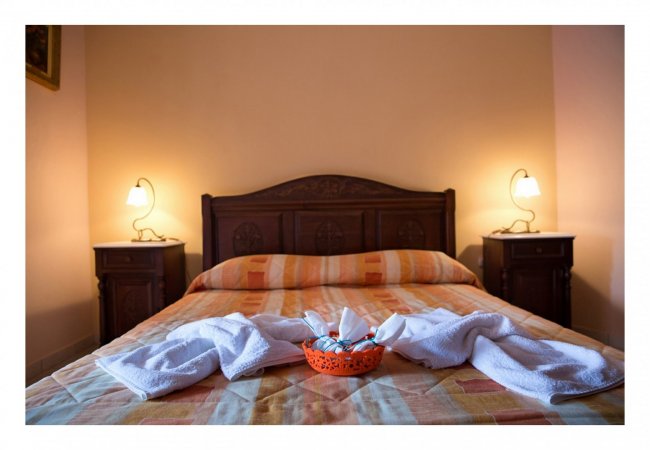 Seafront villa with private garden 10m away from the beach — снимка 4