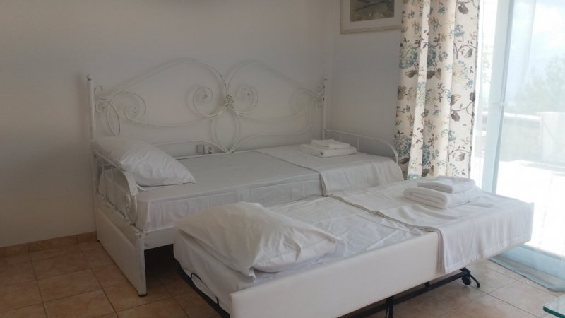 Estate Dafnopanagia, Studio Ourania — снимка 1