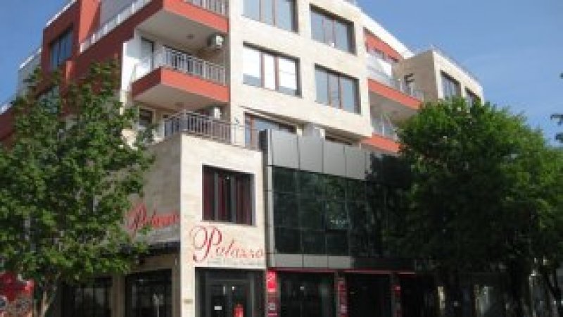 Апартамент в центъра на Несебър 250 м от морето. — снимка 1