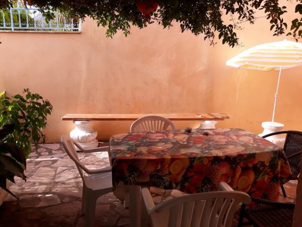 Cozy cottage 100m from Beach. — снимка 4
