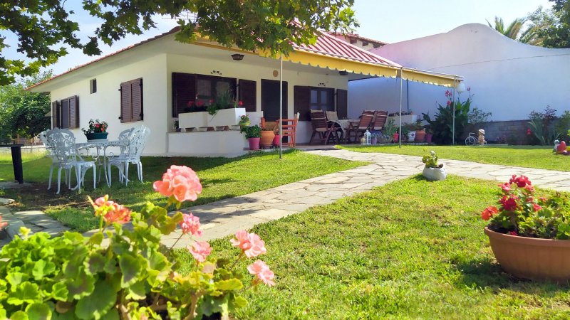 Efi's Beach House — foto 2