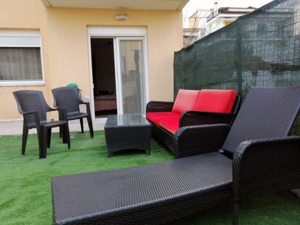 Stylish apartment in Nea Peramos with garden — foto 3