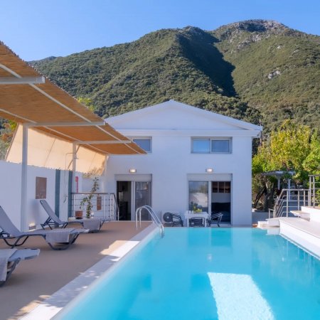 MANÈAS EXCLUSIVE VILLA — снимка 3