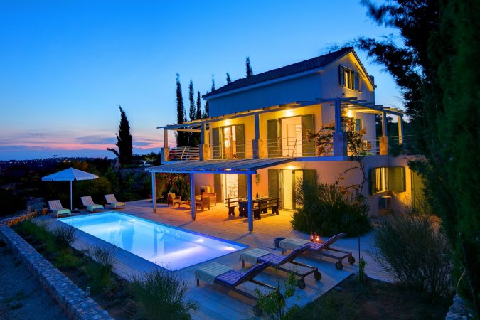 Ideales Resort Deluxe 3 bedroom villa Asterias — снимка 2