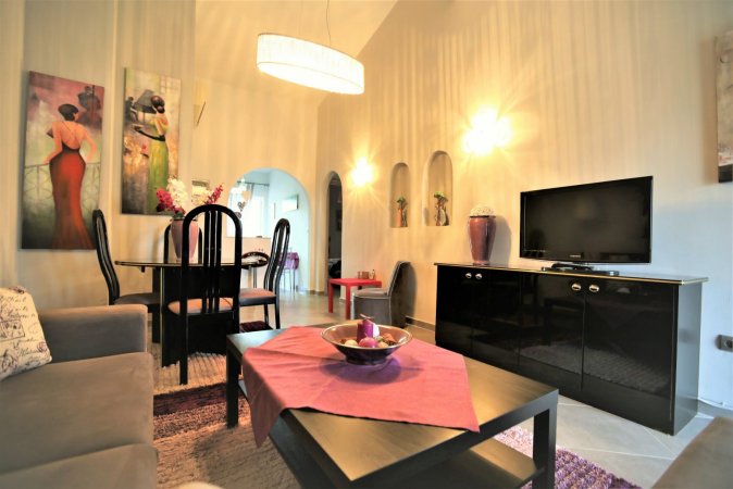 Zoe's apartment — снимка 4