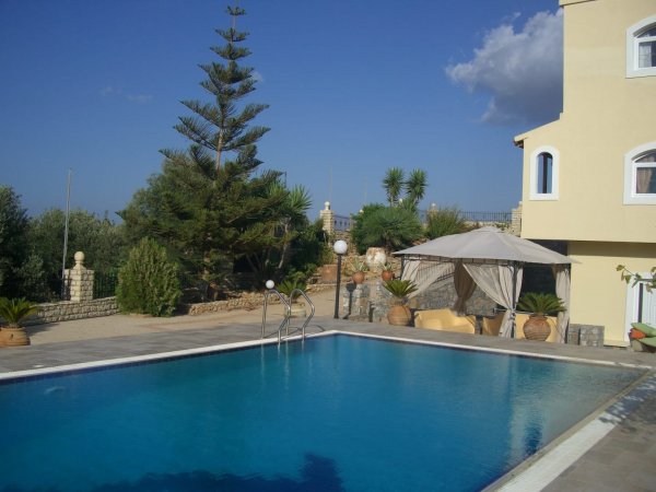 Villa Thymarmi with private swimming pool — снимка 6