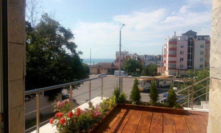 Двухкомнатный апартамент в кв.Бриз г.Варна. — фотографија 6