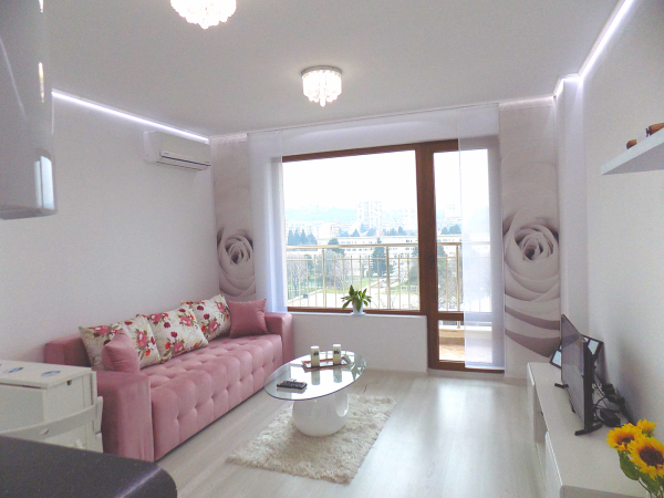 Cozy and stylish furnished apartment Silvi in Varna — фотографија 1