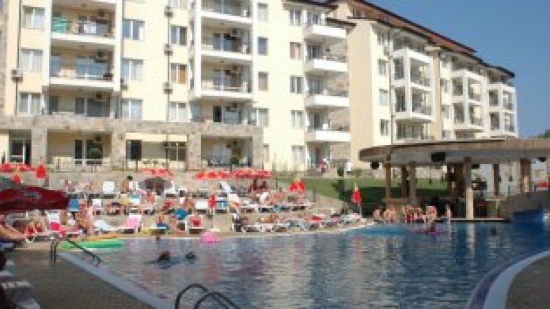 Двустаен апартамент в Съни Бийч Хилс, Слънчев бряг под наем — снимка 2