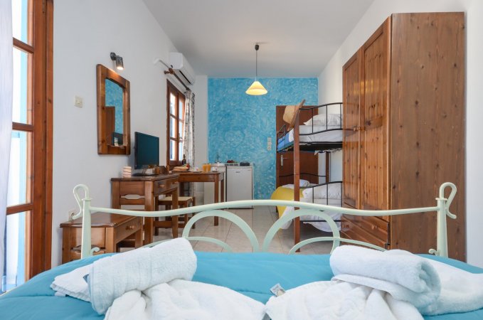 Depis Economy room /4 people Naxos city center — фотографија 1