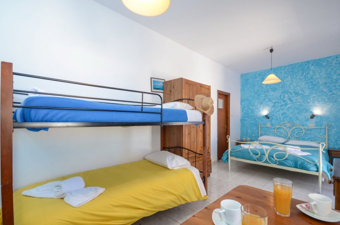 Depis Economy room /4 people Naxos city center — фотографија 4