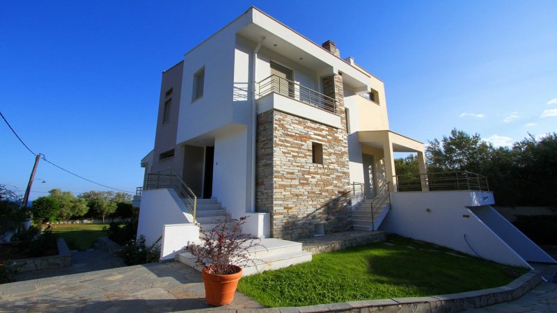 Our House / Sky Apartment — снимка 1