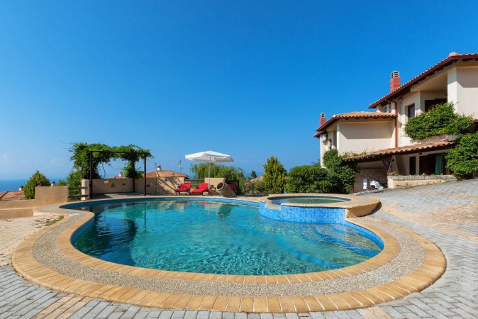 Aphrodite Villa [Akritas Ef Zin Villas & Suites] — снимка 2