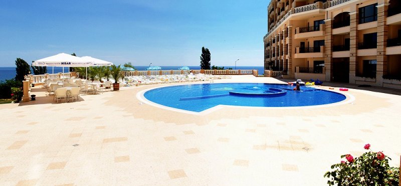 Cabacum Beach Residence Beachfront Escape w/ Pool — снимка 4