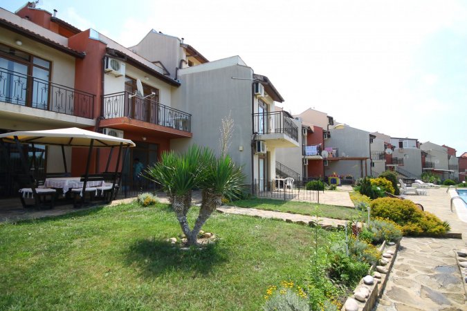 One bedroom ground floor apartment in Yalta — фотографија 3