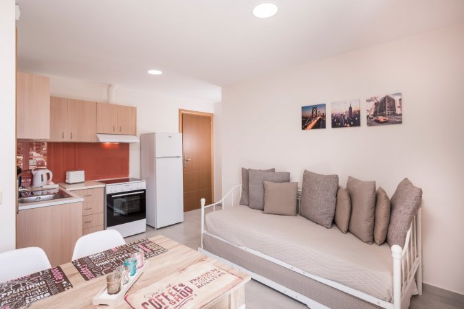 Athina apartments platanias — снимка 6
