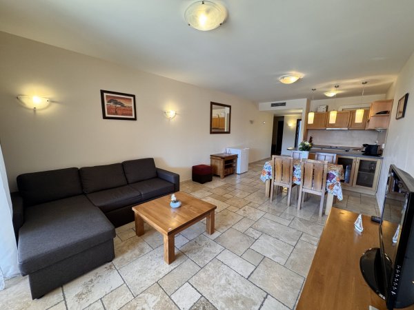 1 Bedroom Apartment w/ Pool View | Kaliakria — снимка 3