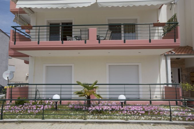 Eri Apartment — снимка 2