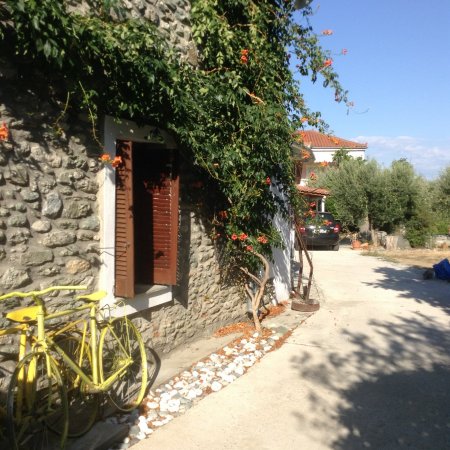 THE OLD STONE HOUSE — снимка 2