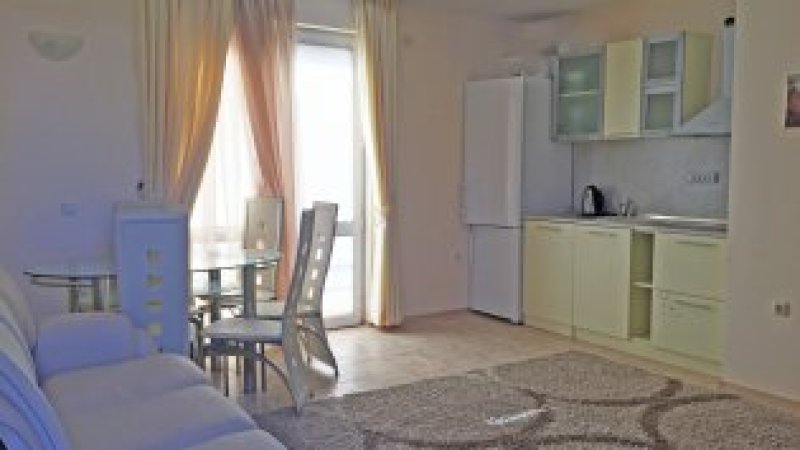 Apartment with 2 bedrooms in Sveti Vlas — фотографија 3