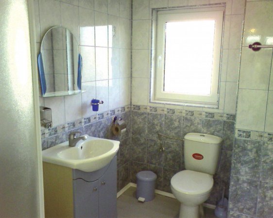 Detached Bulgarian House in the village of Marinka - 5 minutes from the Sea — снимка 6