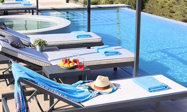Mistral Suite Heated Pool — снимка 3
