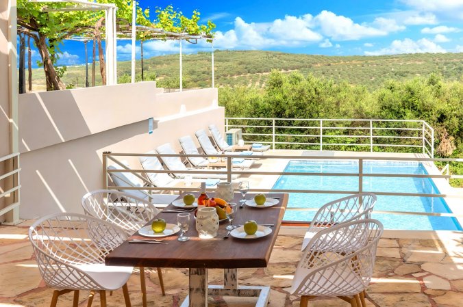 Cretan Sunrise Lodge Heated Pool — снимка 4