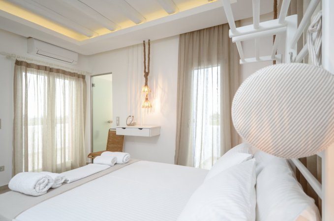 Luxury villa with pool at Plaka beach Naxos — снимка 3