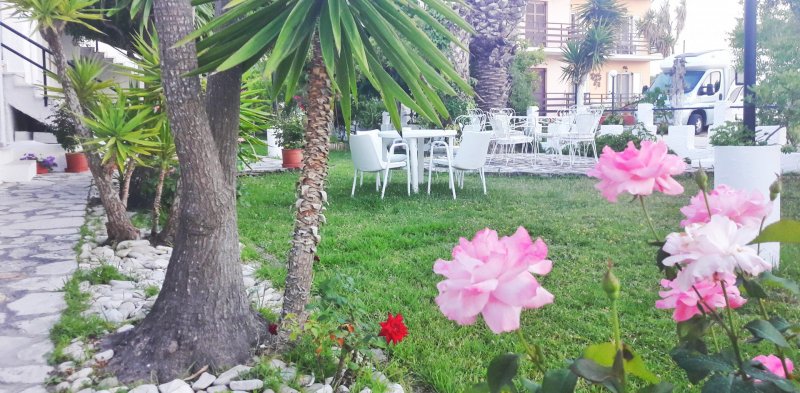 Sandra's Apts and Studios — фотографија 2
