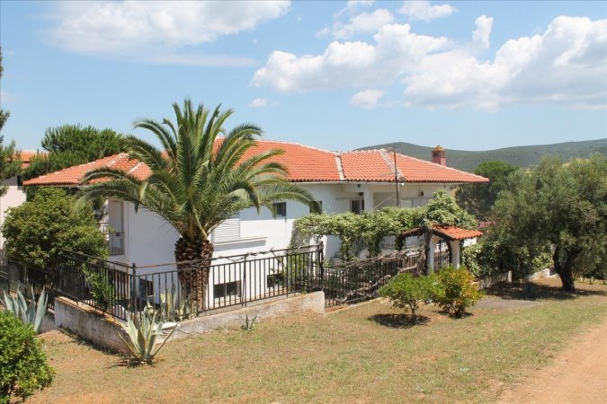 Villa Milenitta - 4 спални, 3 бани, уникална градина с гледка — снимка 6