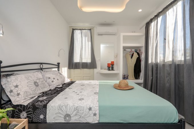 DEPIS SUITES DOUBLE ROOM SAINT GEORGE NAXOS — снимка 2