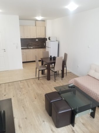 Apartment in Ayvazovsky park — снимка 1