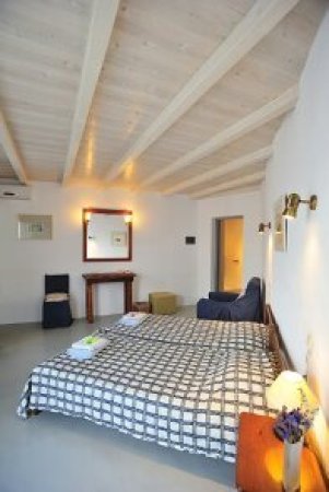SIOURDAS VILLAS — снимка 2
