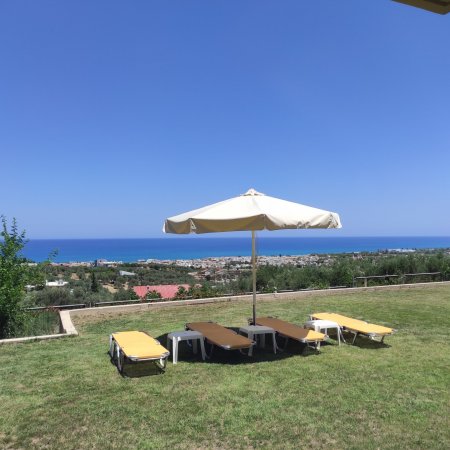 Villa Sea Breeze, sea view, near beach and Rethymno city center — снимка 1