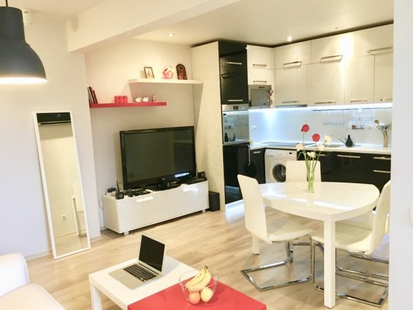 Super Central lovely and clean appartment — снимка 6