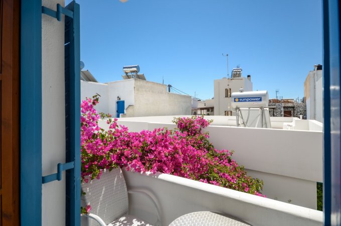 Depis economy double room Naxos town — фотографија 3