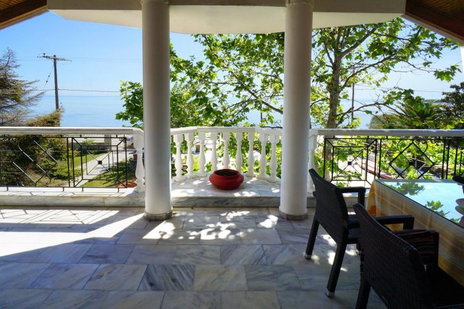 Mary's Beach Villa - Mandra — снимка 2