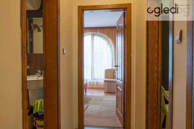 Two bedroom apartment in 300 m from the beach — фотографија 2