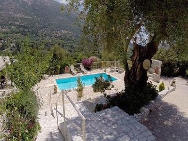 VILLA Regina — снимка 1