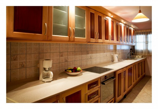 Seafront villa with private garden 10m away from the beach — снимка 3
